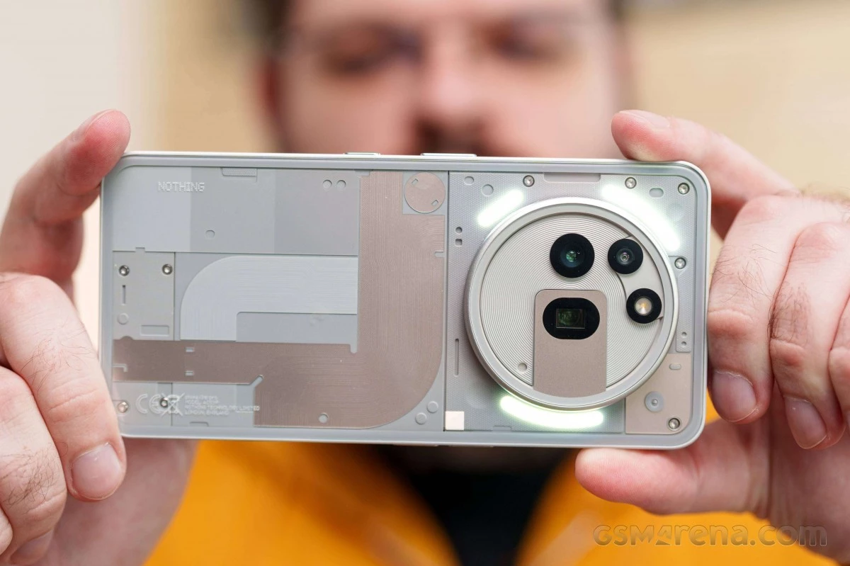 Desain dan Tampilan Nothing Phone 3a & 3a Pro