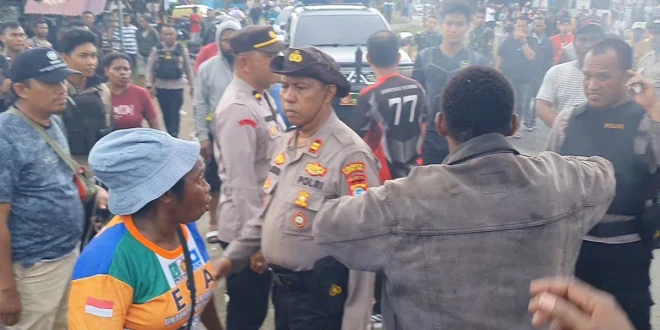 Warga Adat Maluku Dukung Batalion TNI Buka Blokade Jalan