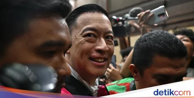 5 Terdakwa Kasus Impor Gula Dituntut 4 Tahun dan Denda Rp500 Juta