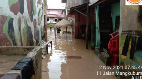 Banjir Melanda 7 Kecamatan Medan, Evakuasi Darurat Sedang Berlangsung