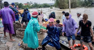 Banjir Parah Vietnam 2024: 13 Tewas & Evakuasi Massal Terkini