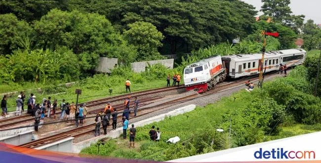 Insiden Anjlok KA Purwojaya di Daop 6: Kondisi & Evakuasi Terbaru