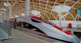 Kemlu Kelola Utang Kereta Cepat Whoosh, Jamin Proyek Sampai Surabaya