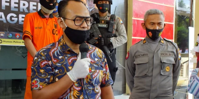 Polisi Jambret Kalung Pedagang Bali, Utang Ratusan Juta Terungkap