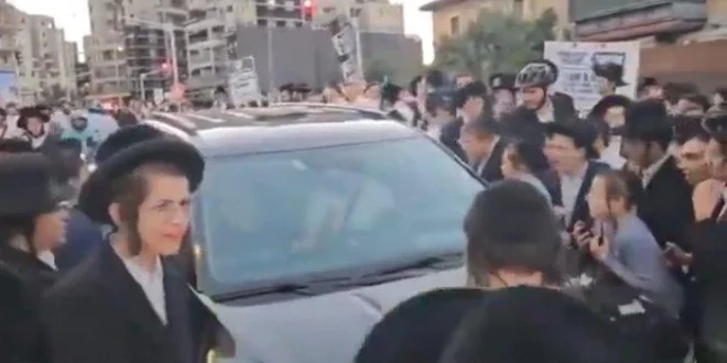 Puluhan Ribu Yahudi Ortodoks Tolak Wajib Militer Netanyahu