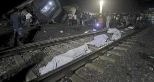 4 Tewas dan 13 Luka Akibat Tabrakan Kereta di India Terbaru