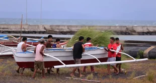 Filipina Evakuasi 100 Ribu Warga Hadapi Super Topan Fung-wong