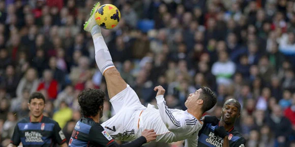 Gol Salto Spektakuler Ronaldo: Analisis Teknik & Momen Emas 2025