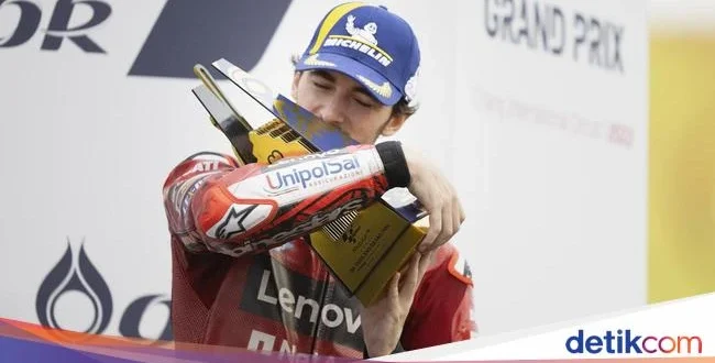 Johann Zarco Minta Maaf Usai Insiden Tabrakan dengan Bagnaia di MotoGP Valencia 2025