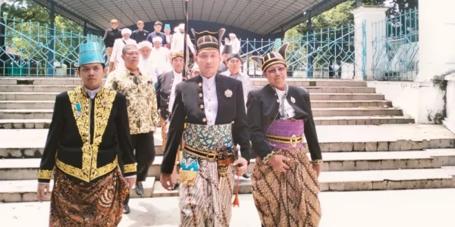 Konflik Takhta dan Pelantikan Raja Baru Surakarta 2025