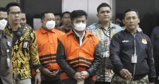 KPK Amankan Barang Elektronik Rumah Dinas Gubernur Riau