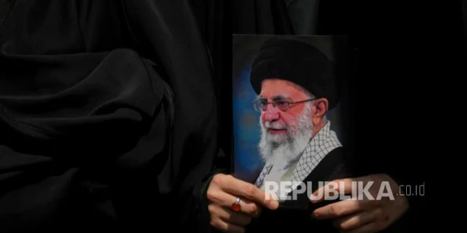 Mengapa Kekuasaan Tertinggi Iran Ada di Tangan Ulama Besar?
