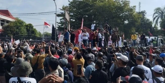 Pemakzulan Bupati Kandas: Posko Aliansi Masyarakat Pati Dibongkar