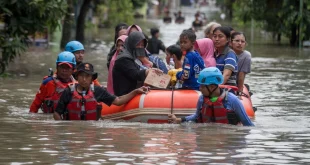 Penjarahan Gudang Bulog di Silbolga Akibat Krisis Pangan Banjir