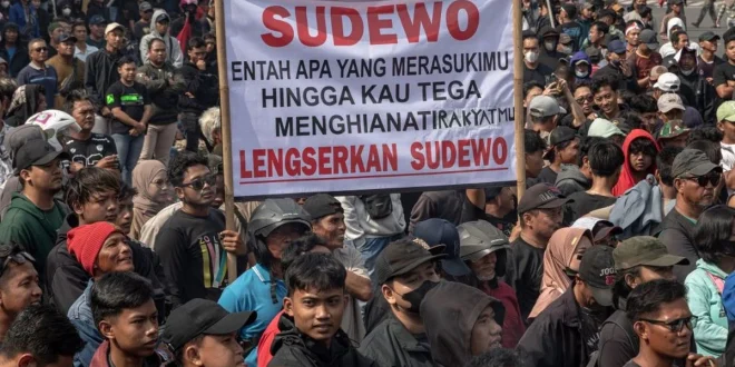 Polisi Tangkap 4 Orang Dalam Demo Pemakzulan Bupati Pati Sudewo
