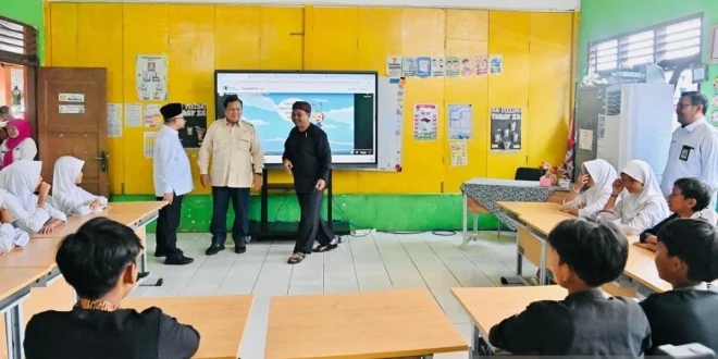 Prabowo Gencarkan Smartboard & Renovasi Sekolah 2026