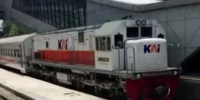 Proyek Kereta Api Ketapang-Bandung: Update Terbaru KAI 2025