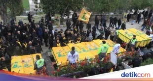 Ribuan Pelayat Hormati Bos Militer Hizbullah yang Gugur