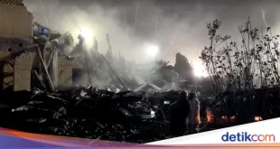 Serangan Rusia di Ukraina Timur: Dua Bangunan Terbakar, 1 Tewas