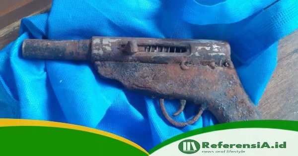 Warga Poso Serahkan Senjata Api Rakitan untuk Keamanan Daerah