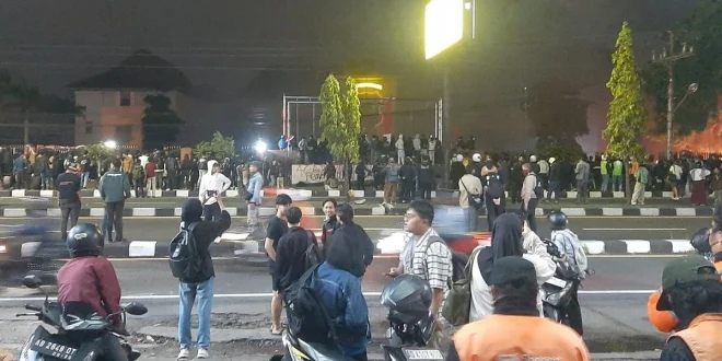 Analisis Terkini Mahasiswa UNY Didakwa Bakar Tenda Polda DIY Agustus 2025