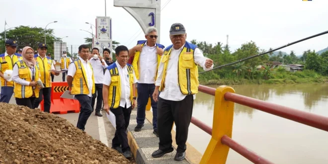 Bahlil Pastikan Pasokan BBM Sumatera Barat Pulih Total Pasca Banjir