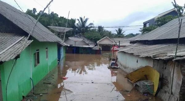 Banjir Terparah di 4 Kampung Pandeglang Akibat Luapan Sungai Cilemer
