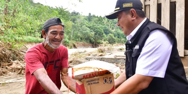 Bantuan Beras Zulhas untuk Korban Bencana Padang dan Sibolga