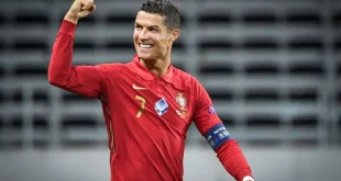 Cristiano Ronaldo Minum Cara Aneh, Ini Manfaatnya bagi Atlet