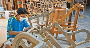 Ekspor Industri Mebel Indonesia Rp80 Triliun 2024: Analisis & Peluang