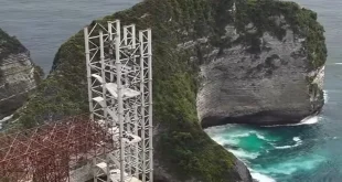 Gubernur Koster Hentikan Proyek Lift Kaca Pantai Kelingking