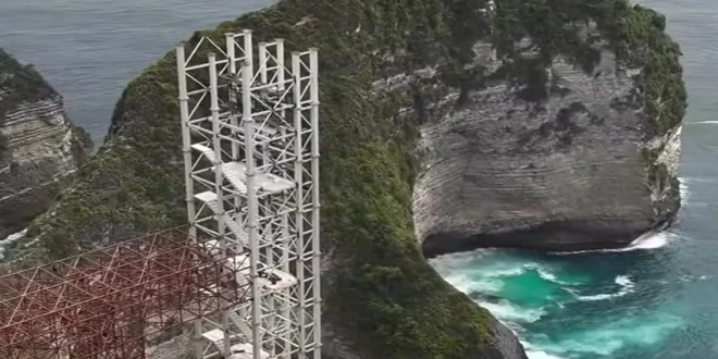 Gubernur Koster Hentikan Proyek Lift Kaca Pantai Kelingking