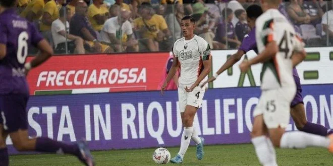 Jay Idzes Comeback Spektakuler Sikat Fiorentina 3-1 Liga Italia