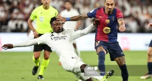 Raphinha 2 Gol Bawa Barcelona Jauhi Real Madrid Liga Spanyol