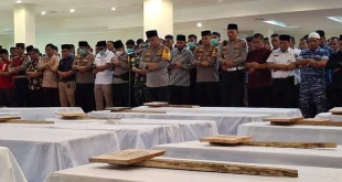 Sumbar Laksanakan Pemakaman Massal 24 Jenazah Korban Banjir Bandang