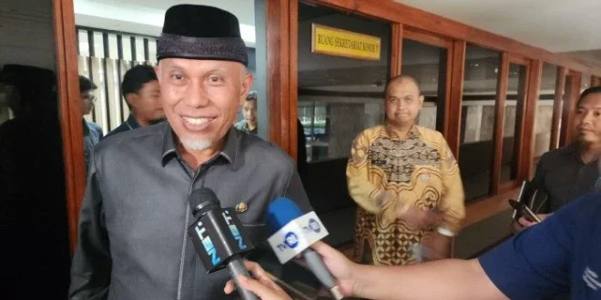 Walhi Minta Gubernur Mahyeldi Tangani Banjir Sumbar dengan Cepat