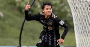 Maarten Paes Resmi Gabung Ajax Amsterdam dengan Kontrak 3,5 Tahun
