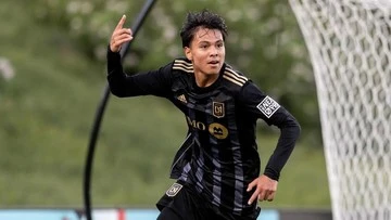 Maarten Paes Resmi Gabung Ajax Amsterdam dengan Kontrak 3,5 Tahun